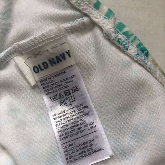 Old Navy size medium ruffled overlay swim top - Picture 3 of 6